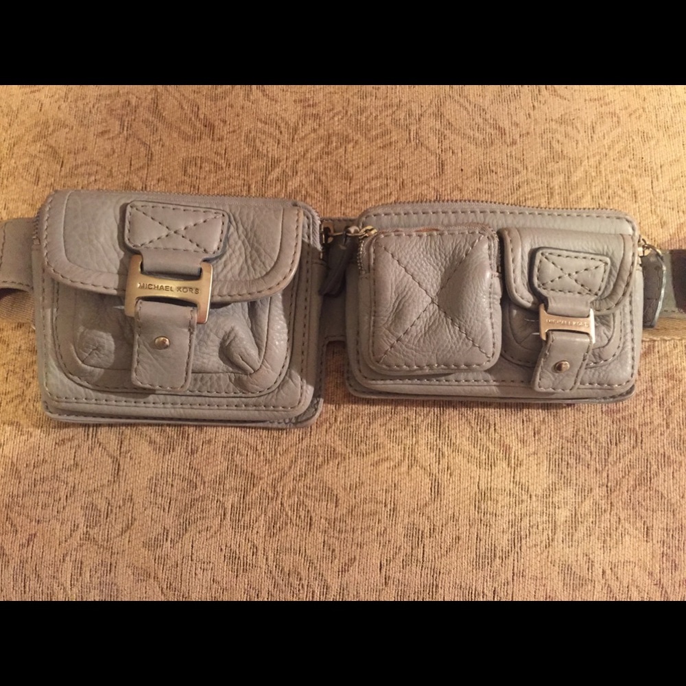 SALE🎉🎉Michael Kors soft leather waist purse